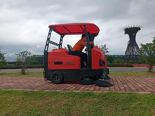 電動清掃車的價格受哪些因素的影響