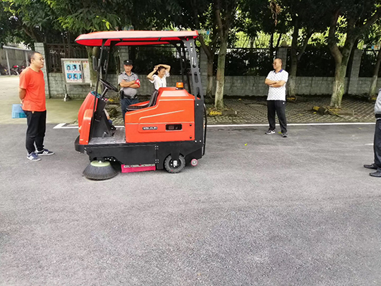 掃地機(jī)價(jià)格多少錢(qián)